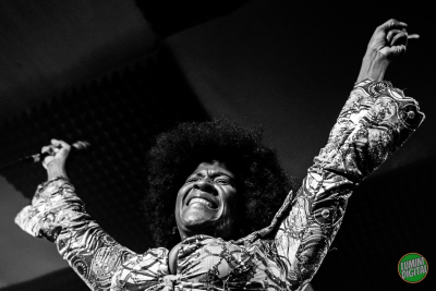 Italee, Taiye &amp; Brain Holidays priredili energetsku bombu u Hard Placeu